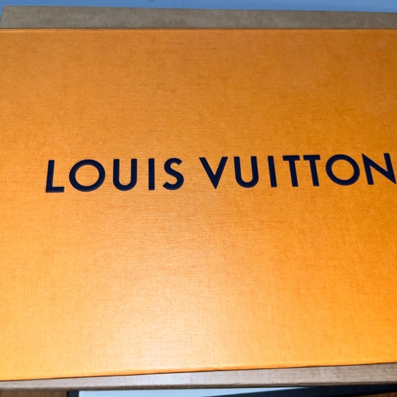 Louis Vuitton Monogram Eclipse Hat Grey Wool - Picture 2 of 2